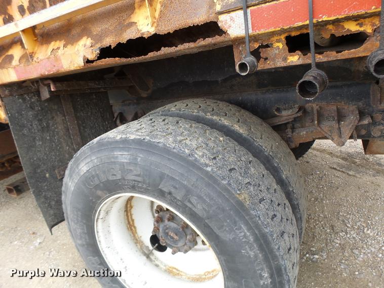 image for item K5621 2006 International 7400 dump truck