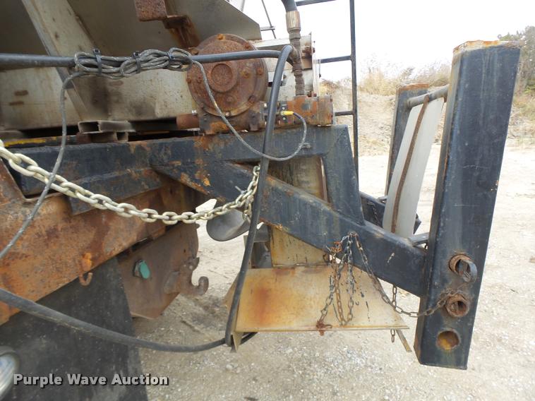 image for item K5621 2006 International 7400 dump truck