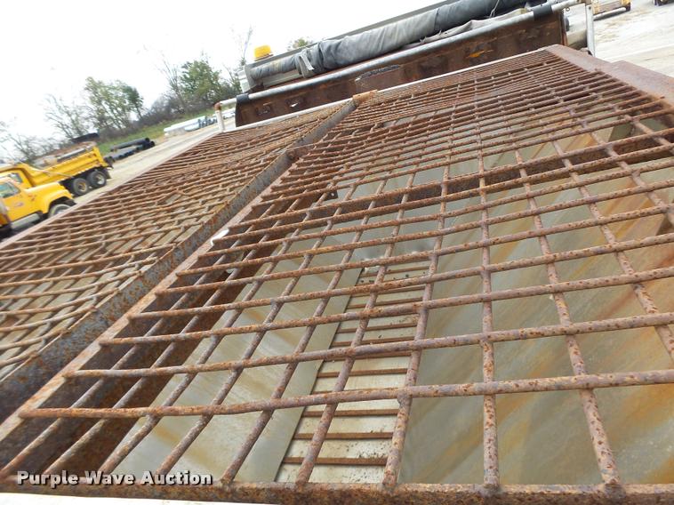 image for item K5621 2006 International 7400 dump truck