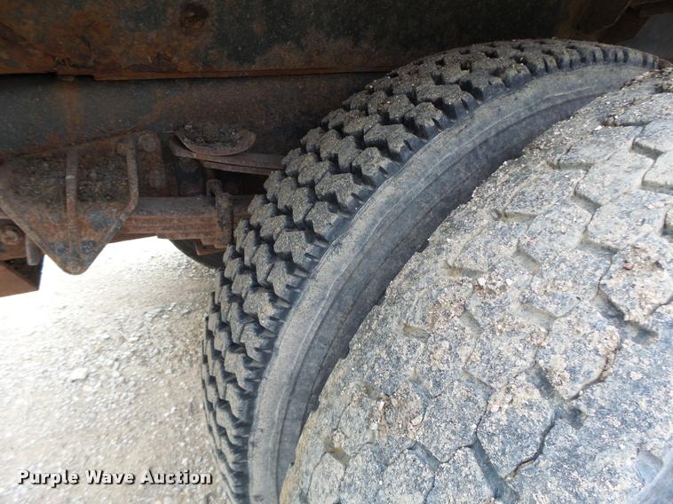 image for item K5621 2006 International 7400 dump truck