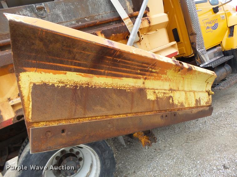 image for item K5621 2006 International 7400 dump truck