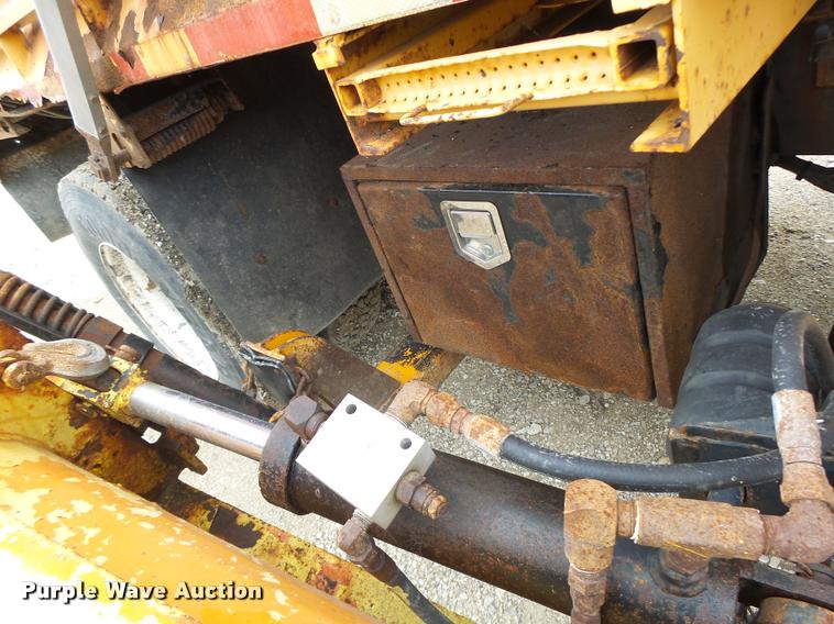 image for item K5621 2006 International 7400 dump truck