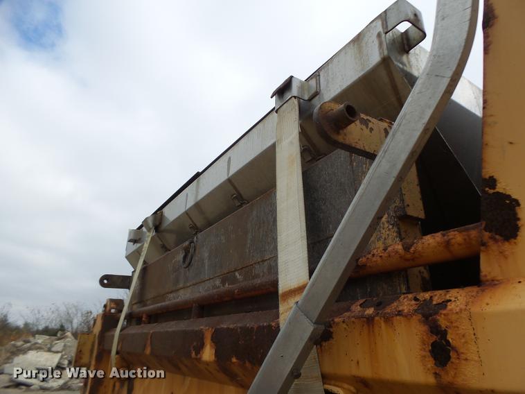 image for item K5621 2006 International 7400 dump truck