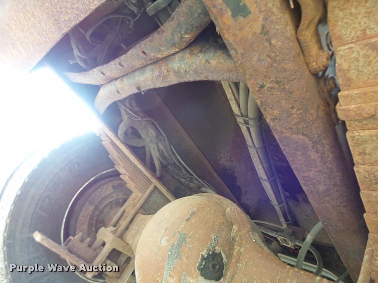 image for item K5621 2006 International 7400 dump truck