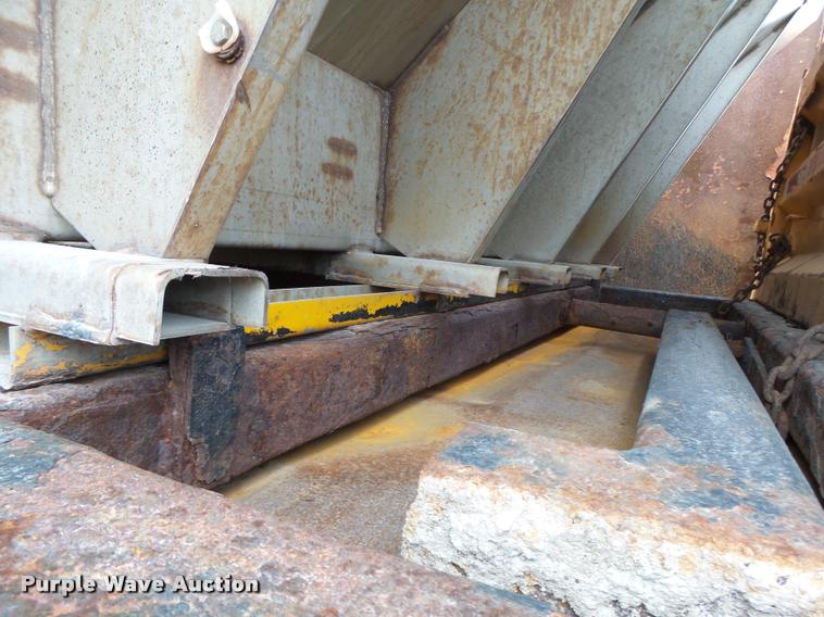 image for item K5621 2006 International 7400 dump truck