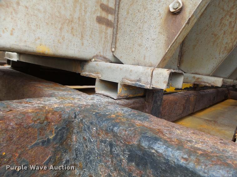 image for item K5621 2006 International 7400 dump truck