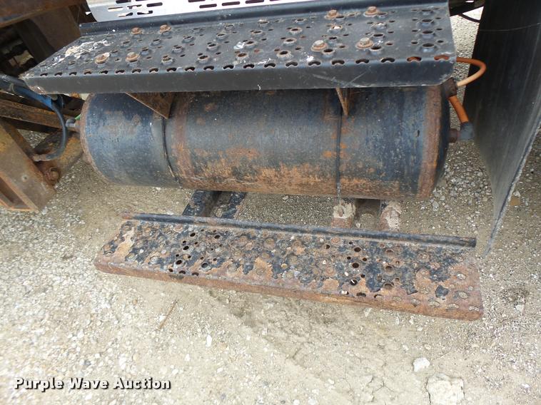 image for item K5621 2006 International 7400 dump truck