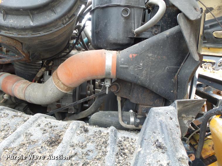 image for item K5621 2006 International 7400 dump truck