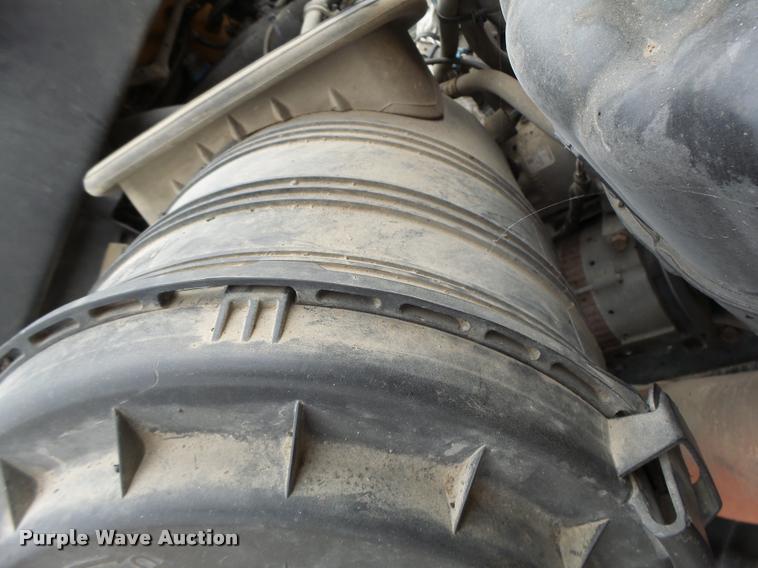 image for item K5621 2006 International 7400 dump truck