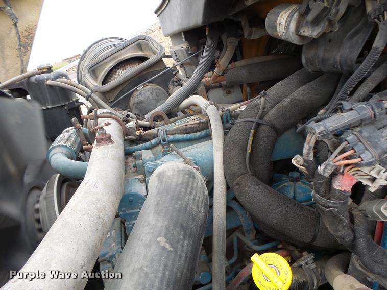 image for item K5621 2006 International 7400 dump truck