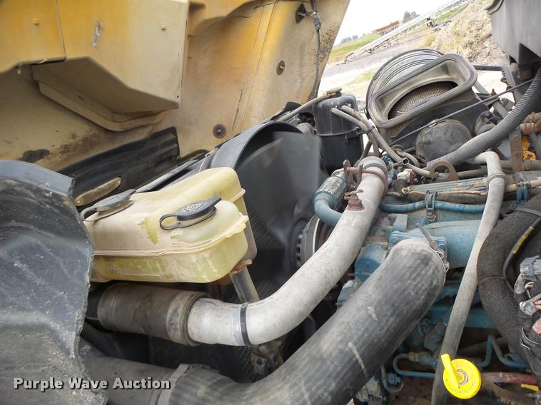 image for item K5621 2006 International 7400 dump truck