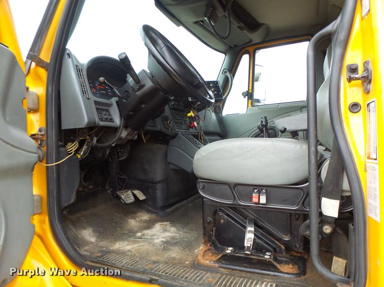 image for item K5621 2006 International 7400 dump truck