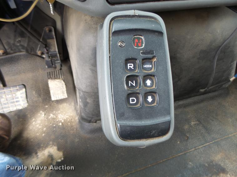 image for item K5621 2006 International 7400 dump truck