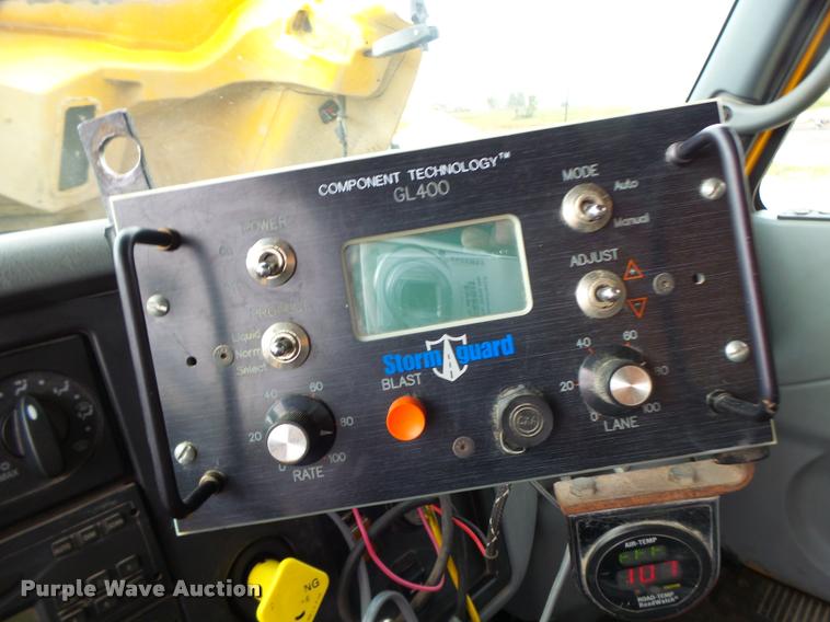 image for item K5621 2006 International 7400 dump truck