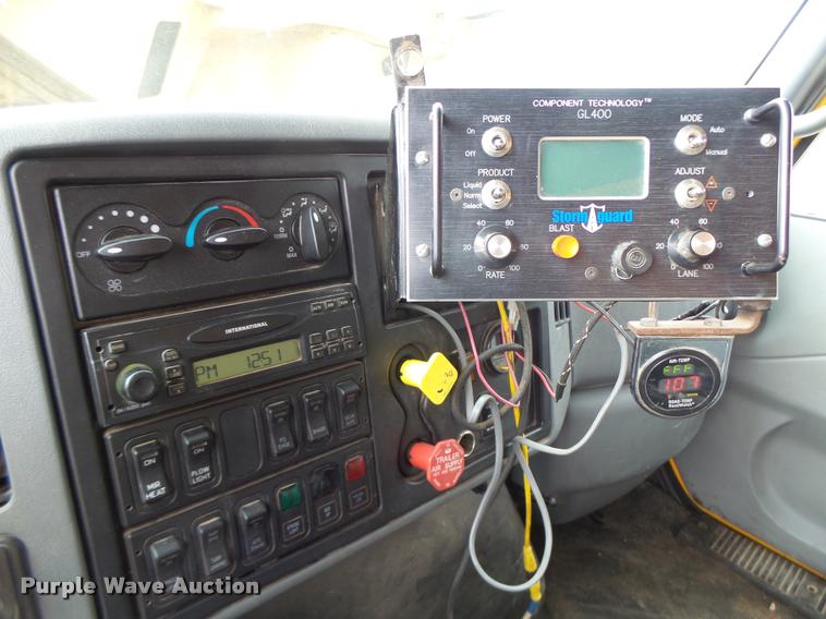 image for item K5621 2006 International 7400 dump truck