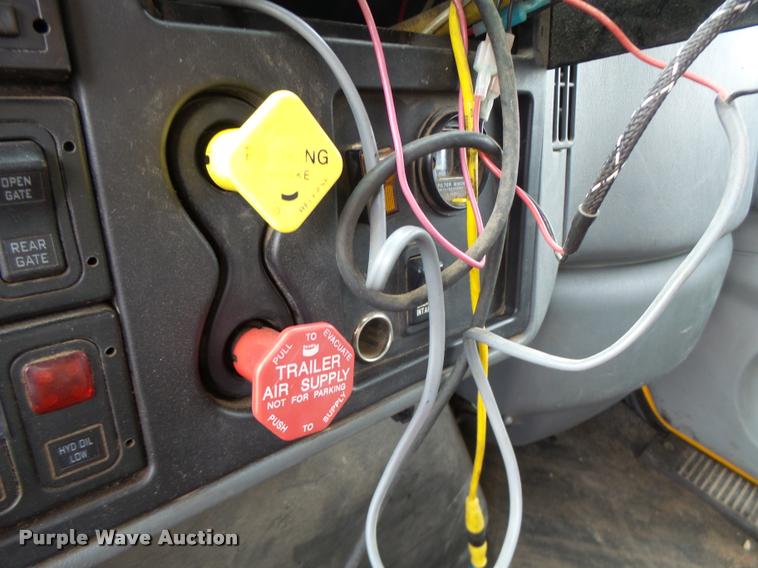 image for item K5621 2006 International 7400 dump truck