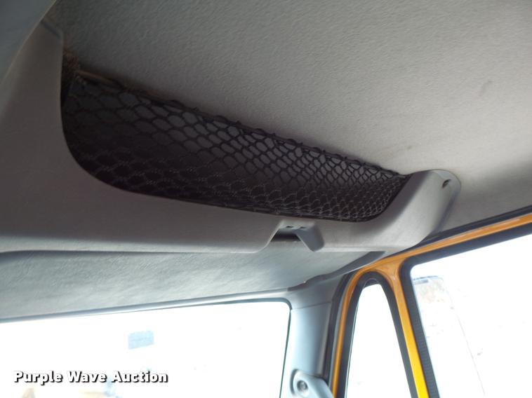 image for item K5621 2006 International 7400 dump truck