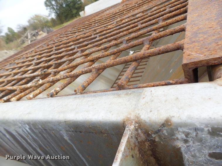 image for item K5621 2006 International 7400 dump truck