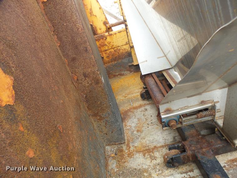 image for item K5621 2006 International 7400 dump truck