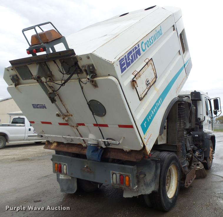 image for item K5646 1998 GMC T7500 street sweeper truck