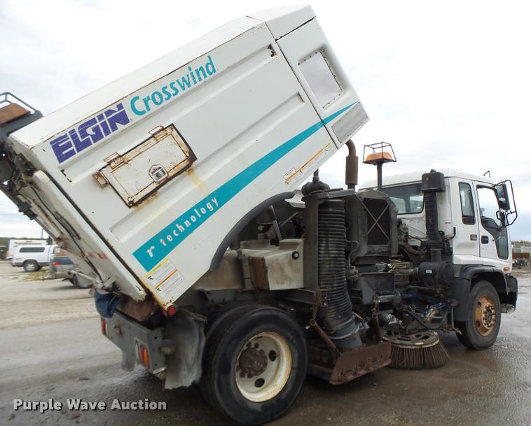 image for item K5646 1998 GMC T7500 street sweeper truck
