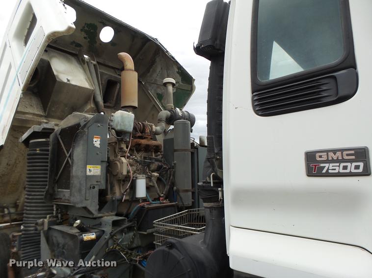 image for item K5646 1998 GMC T7500 street sweeper truck