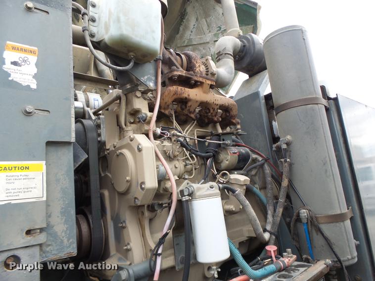 image for item K5646 1998 GMC T7500 street sweeper truck