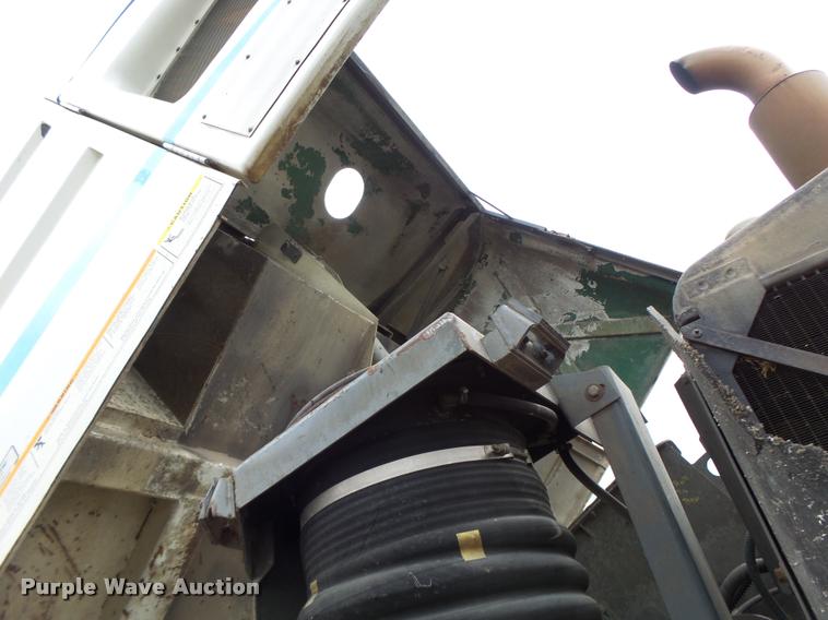 image for item K5646 1998 GMC T7500 street sweeper truck