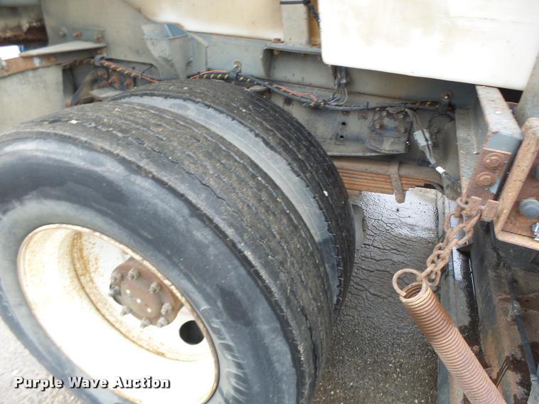 image for item K5646 1998 GMC T7500 street sweeper truck