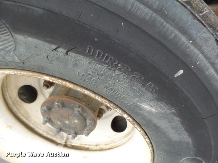 image for item K5646 1998 GMC T7500 street sweeper truck