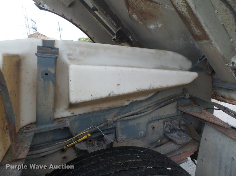 image for item K5646 1998 GMC T7500 street sweeper truck