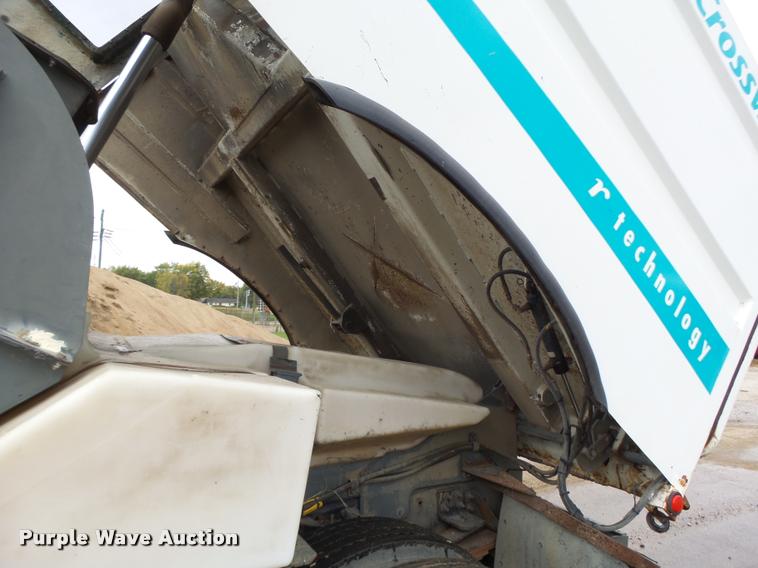 image for item K5646 1998 GMC T7500 street sweeper truck