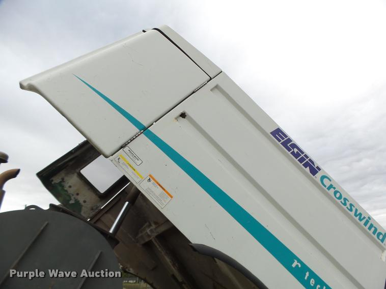 image for item K5646 1998 GMC T7500 street sweeper truck