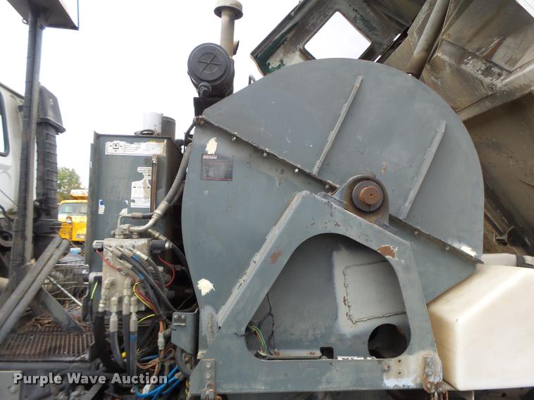 image for item K5646 1998 GMC T7500 street sweeper truck