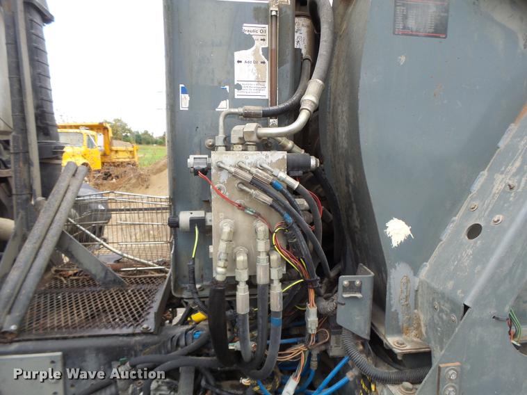 image for item K5646 1998 GMC T7500 street sweeper truck