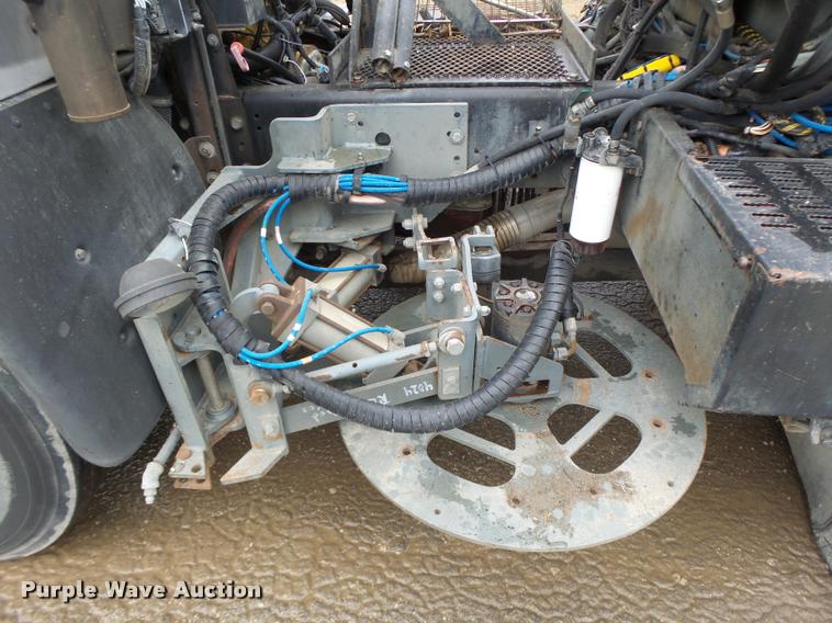 image for item K5646 1998 GMC T7500 street sweeper truck