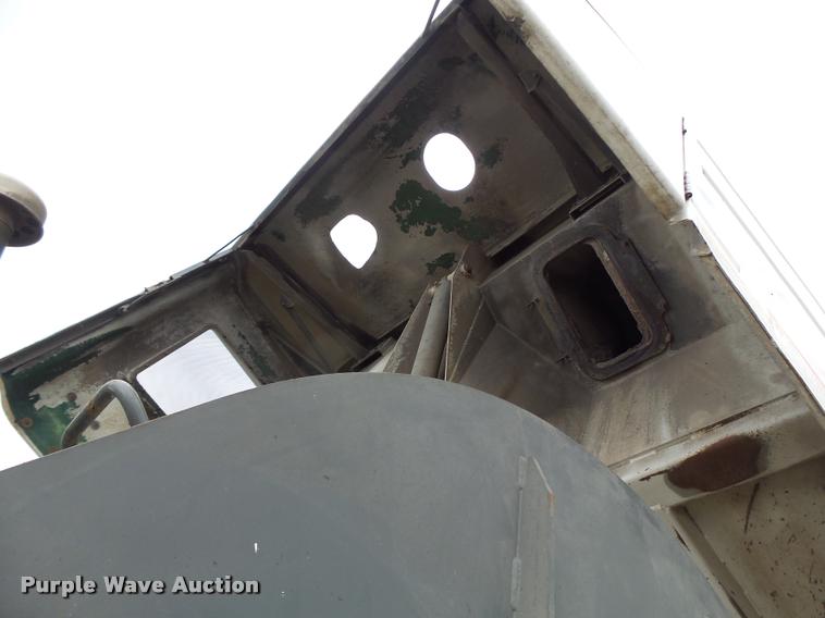 image for item K5646 1998 GMC T7500 street sweeper truck