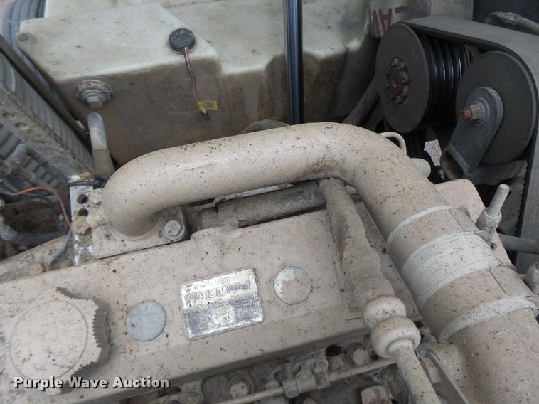 image for item K5646 1998 GMC T7500 street sweeper truck