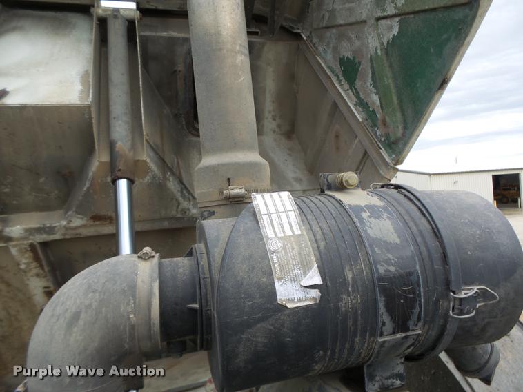 image for item K5646 1998 GMC T7500 street sweeper truck