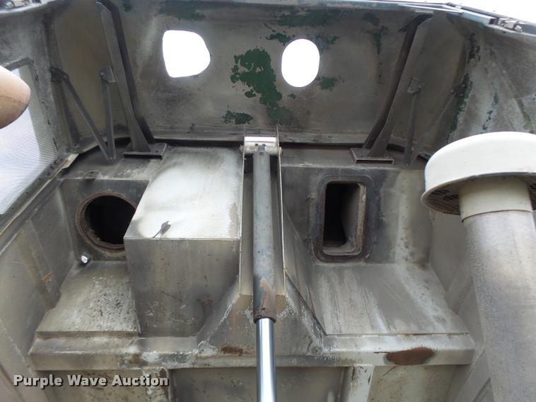 image for item K5646 1998 GMC T7500 street sweeper truck