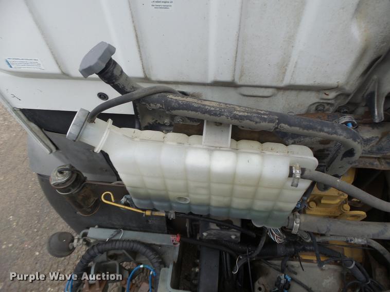 image for item K5646 1998 GMC T7500 street sweeper truck