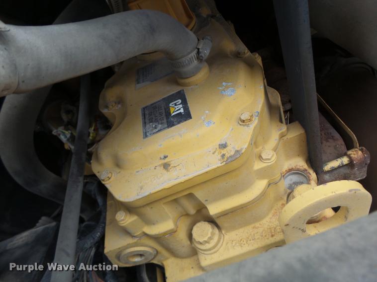 image for item K5646 1998 GMC T7500 street sweeper truck