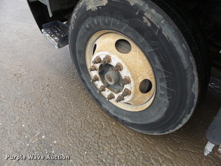 image for item K5646 1998 GMC T7500 street sweeper truck