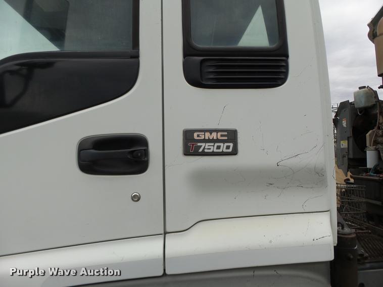 image for item K5646 1998 GMC T7500 street sweeper truck