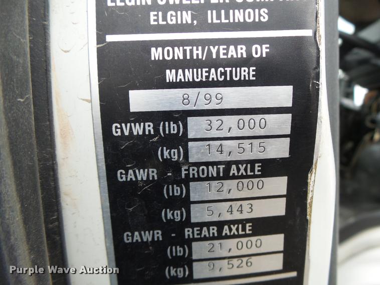 image for item K5646 1998 GMC T7500 street sweeper truck