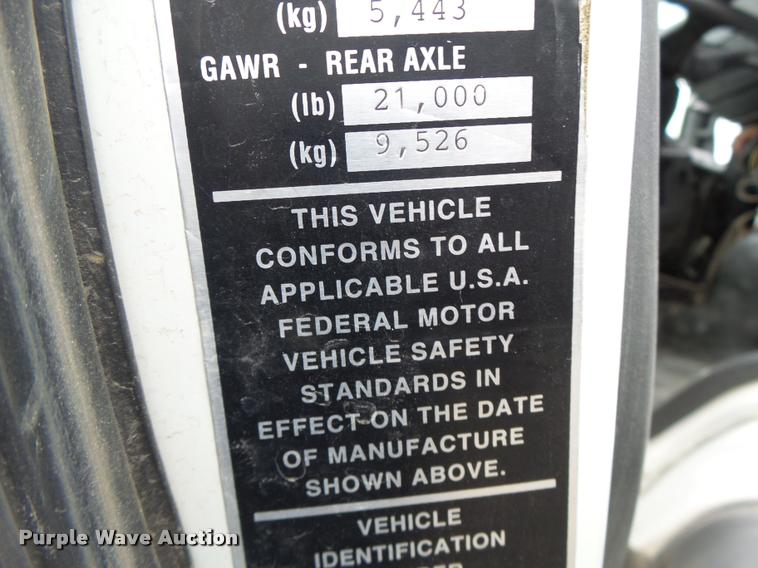 image for item K5646 1998 GMC T7500 street sweeper truck