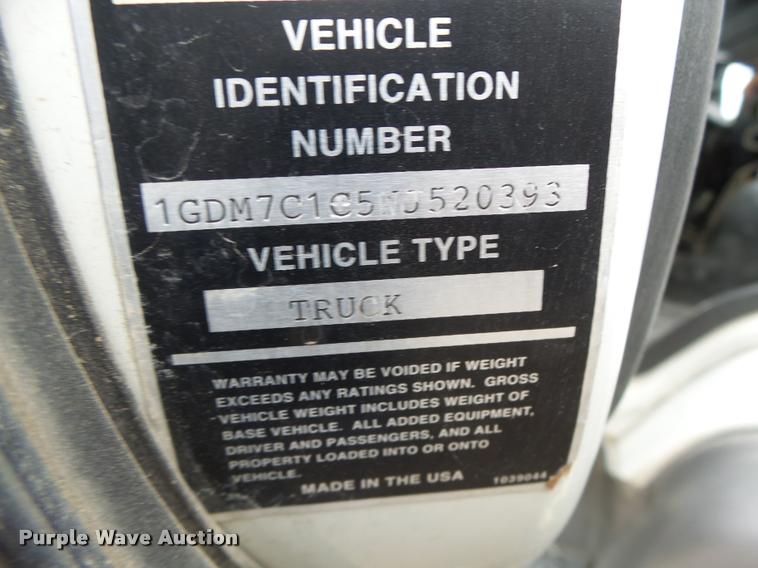 image for item K5646 1998 GMC T7500 street sweeper truck