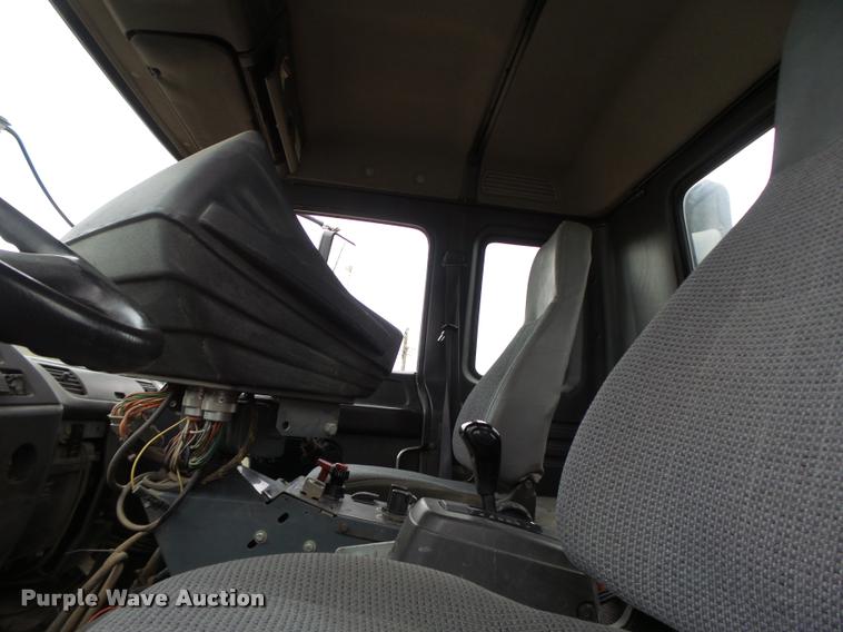 image for item K5646 1998 GMC T7500 street sweeper truck