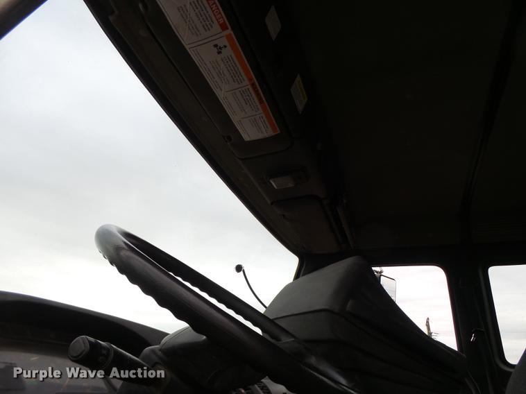 image for item K5646 1998 GMC T7500 street sweeper truck