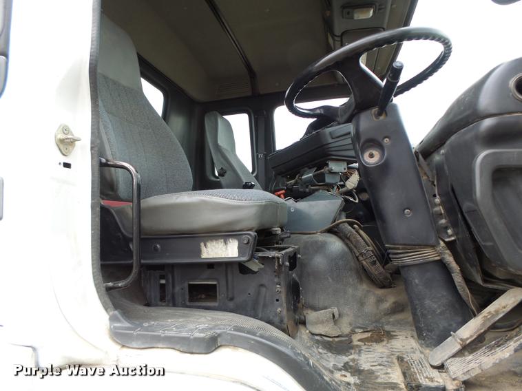 image for item K5646 1998 GMC T7500 street sweeper truck